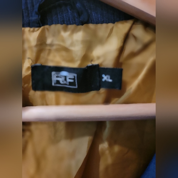 vest for women - Picture 5 of 6